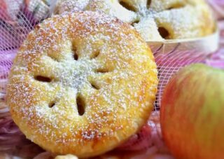 sfogliatine mele e nocciole