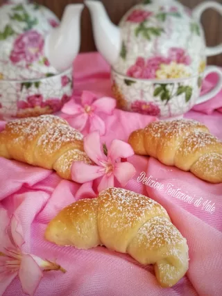 mini cornetti alla panna