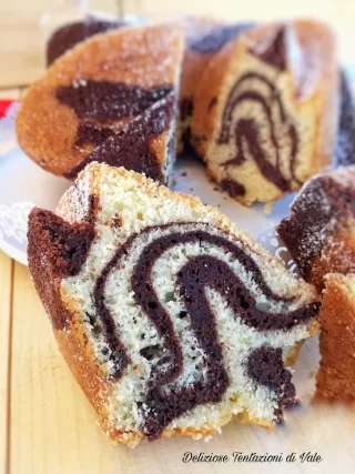ciambella marmorizzata cacao, vaniglia e pomodoro