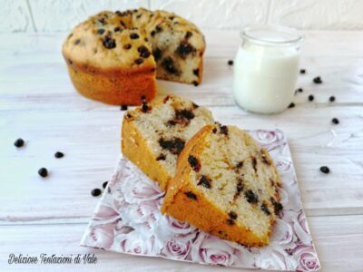 ciambella yogurt e gocce di cioccolato
