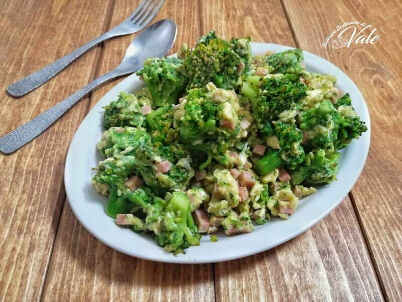 BROCCOLETTI CON UOVA E PROSCIUTTO IN PADELLA da leccarsi i baffi