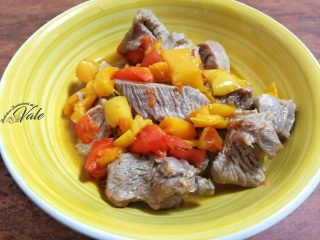 tacchino e peperoni in padella