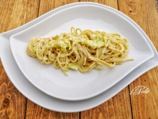 spaghetti ricotta e cipollotti (1)