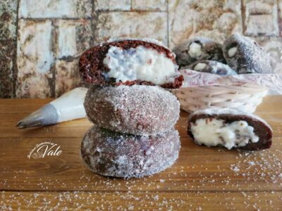 Bomboloni al Cioccolato con Crema di Latte