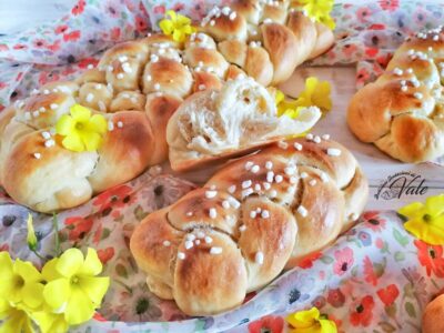 trecce di brioche alla panna