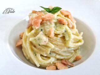 Spaghetti con Zucchine, Salmone e Ricotta