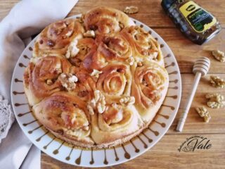 Torta di Rose Miele e Noci