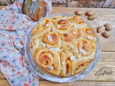 Torta di Rose Mandorle e Confettura