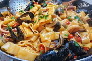 Calamarata Napoletana con frutti di mare