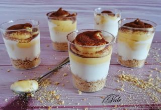 Dessert allo Yogurt e Cioccolato Bianco monoporzione, servito in bicchiere