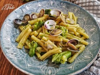Pasta con Broccoli e Vongole