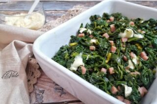 Spinaci in Padella con Prosciutto e Mozzarella
