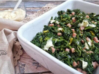 Spinaci in Padella con Prosciutto e Mozzarella