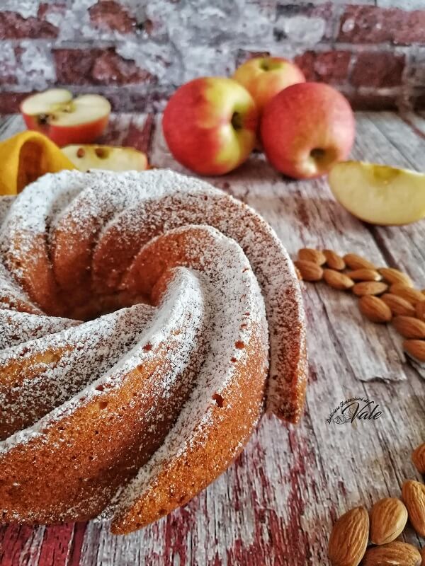 Torta di Mele con Mandorle Torta di Mele con Mandorle