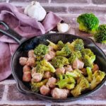 Broccoli e Salsicce in padella
